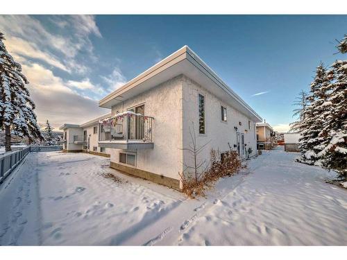 6-4503 75 Street Nw, Calgary, AB - Outdoor