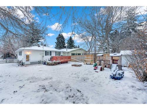 2323 23 Street Nw, Calgary, AB - Outdoor