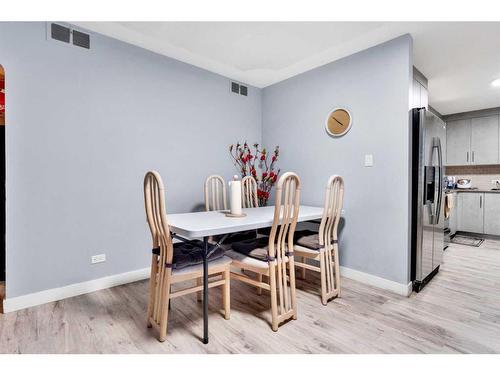 2323 23 Street Nw, Calgary, AB - Indoor Photo Showing Dining Room