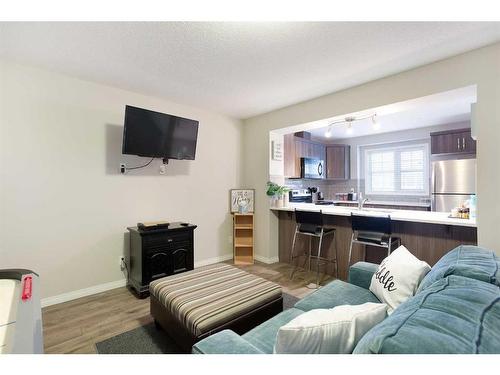 147 Cityscape Row Ne, Calgary, AB - Indoor Photo Showing Living Room