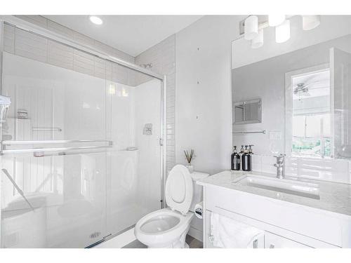 507-355 Nolancrest Heights Nw, Calgary, AB - Indoor Photo Showing Bathroom