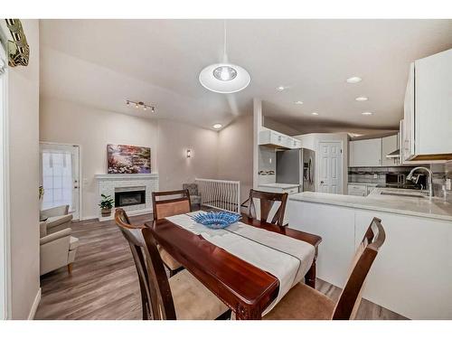 70 Sierra Vista Circle Sw, Calgary, AB - Indoor Photo Showing Dining Room