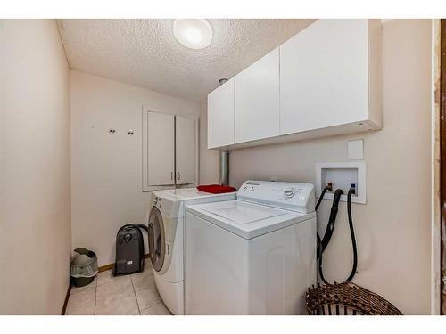 70 Sierra Vista Circle Sw, Calgary, AB - Indoor Photo Showing Laundry Room