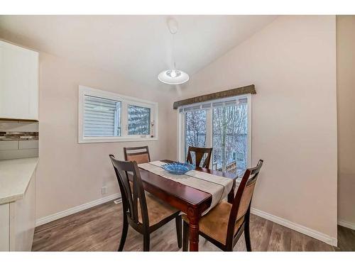 70 Sierra Vista Circle Sw, Calgary, AB - Indoor Photo Showing Dining Room