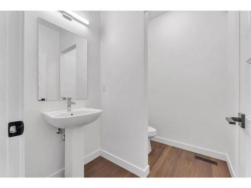 242 Baneberry Way Sw, Airdrie, AB - Indoor Photo Showing Bathroom