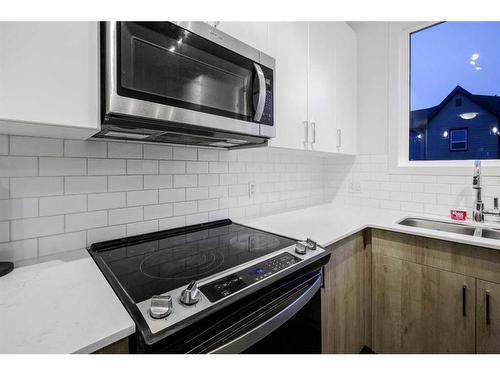 826 Belmont Drive, Calgary, AB - Indoor Photo Showing Kitchen