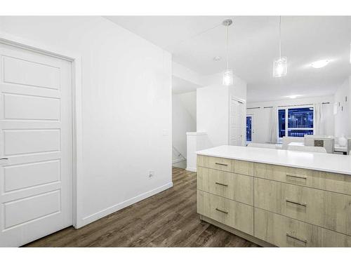 826 Belmont Drive, Calgary, AB - Indoor Photo Showing Kitchen