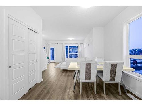 826 Belmont Drive, Calgary, AB - Indoor