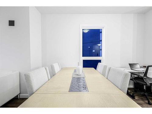 826 Belmont Drive, Calgary, AB - Indoor Photo Showing Dining Room