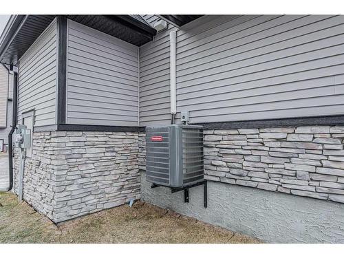 826 Belmont Drive, Calgary, AB - Outdoor