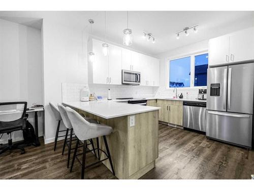 826 Belmont Drive, Calgary, AB - Indoor Photo Showing Kitchen With Stainless Steel Kitchen With Upgraded Kitchen