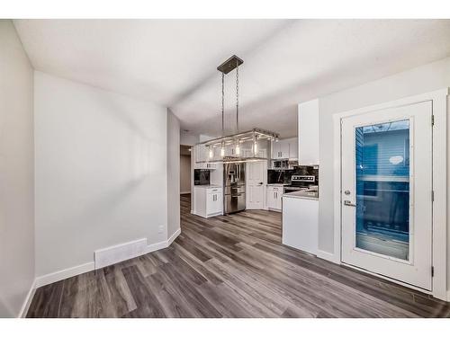 209 Evansmeade Close Nw, Calgary, AB - Indoor