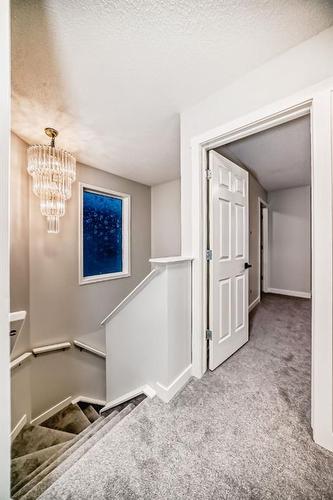 209 Evansmeade Close Nw, Calgary, AB - Indoor Photo Showing Bathroom