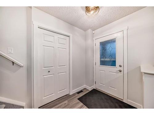 209 Evansmeade Close Nw, Calgary, AB - Indoor Photo Showing Other Room