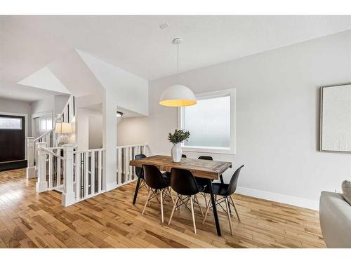 538 53 Avenue Sw, Calgary, AB - Indoor Photo Showing Dining Room