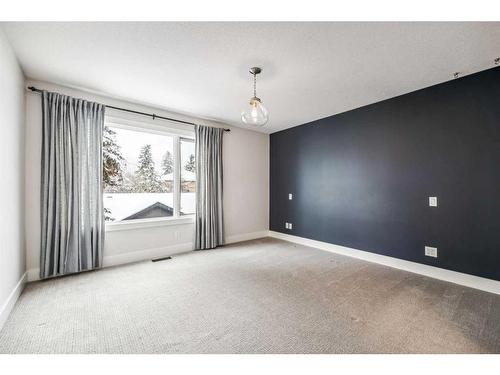 538 53 Avenue Sw, Calgary, AB - Indoor Photo Showing Other Room