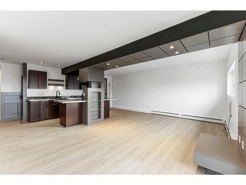 8-1530 26 Avenue Sw, Calgary, AB - Indoor Photo Showing Kitchen