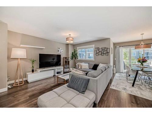 806 Evanston Manor Nw, Calgary, AB - Indoor Photo Showing Living Room