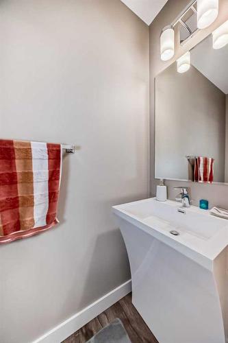 806 Evanston Manor Nw, Calgary, AB - Indoor Photo Showing Bathroom