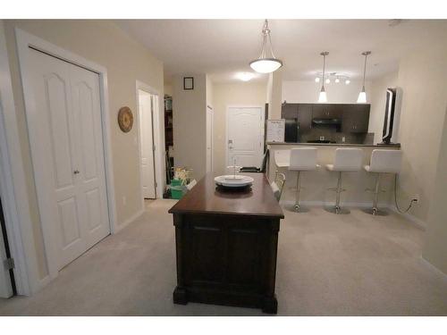 1314-604 East Lake Boulevard Ne, Airdrie, AB - Indoor Photo Showing Kitchen