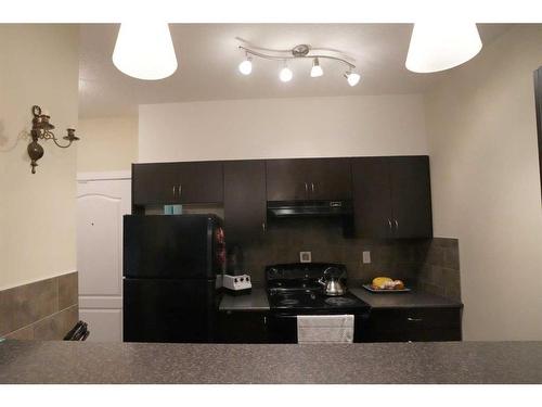 1314-604 East Lake Boulevard Ne, Airdrie, AB - Indoor Photo Showing Kitchen