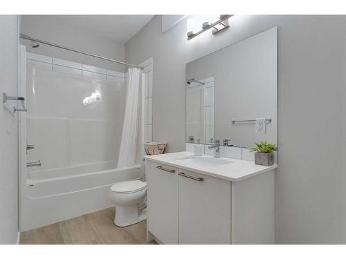 35 Redstone Way Ne, Calgary, AB - Indoor Photo Showing Bathroom