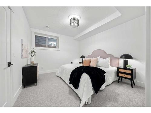 2504 19A Street Sw, Calgary, AB - Indoor Photo Showing Bedroom