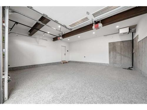 2504 19A Street Sw, Calgary, AB - Indoor Photo Showing Garage