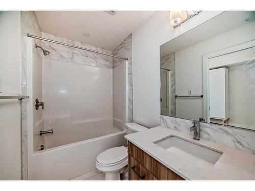 412-30 Sage Hill Nw, Calgary, AB - Indoor Photo Showing Bathroom