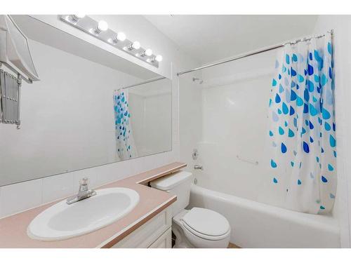 102-820 15 Avenue Sw, Calgary, AB - Indoor Photo Showing Bathroom