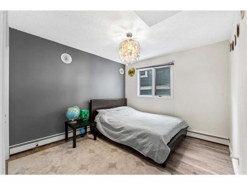 202-1625 14 Avenue Sw, Calgary, AB - Indoor Photo Showing Bedroom