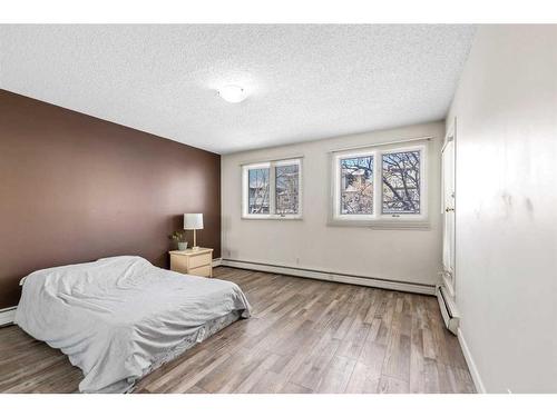 202-1625 14 Avenue Sw, Calgary, AB - Indoor Photo Showing Bedroom