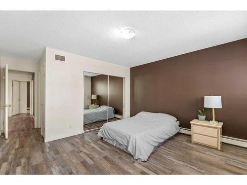 202-1625 14 Avenue Sw, Calgary, AB - Indoor Photo Showing Bedroom