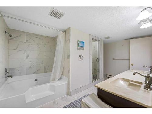 202-1625 14 Avenue Sw, Calgary, AB - Indoor Photo Showing Bathroom