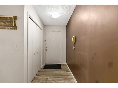 202-1625 14 Avenue Sw, Calgary, AB - Indoor Photo Showing Other Room