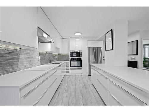 503-330 15 Avenue Sw, Calgary, AB - Indoor Photo Showing Kitchen With Stainless Steel Kitchen With Upgraded Kitchen