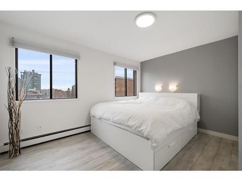 503-330 15 Avenue Sw, Calgary, AB - Indoor Photo Showing Bedroom