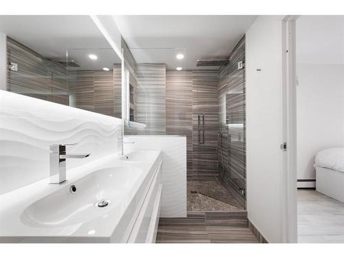 503-330 15 Avenue Sw, Calgary, AB - Indoor Photo Showing Bathroom