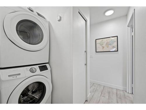 503-330 15 Avenue Sw, Calgary, AB - Indoor Photo Showing Laundry Room