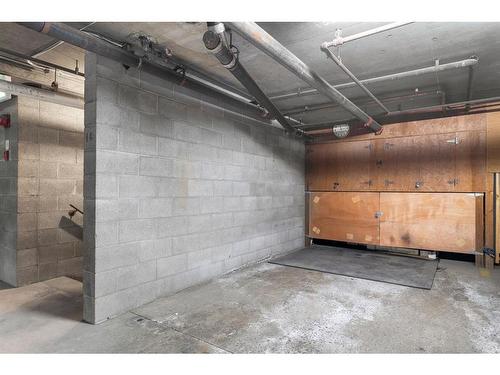 503-330 15 Avenue Sw, Calgary, AB - Indoor Photo Showing Garage