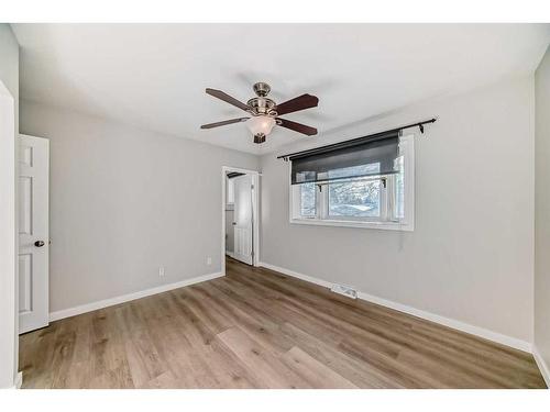 327 Avonburn Road Se, Calgary, AB - Indoor Photo Showing Other Room