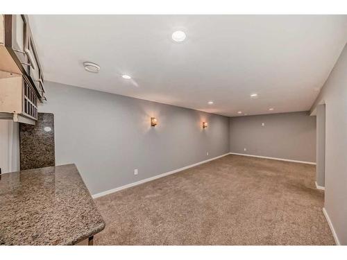 327 Avonburn Road Se, Calgary, AB - Indoor Photo Showing Other Room