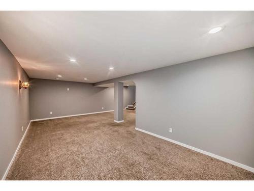 327 Avonburn Road Se, Calgary, AB - Indoor