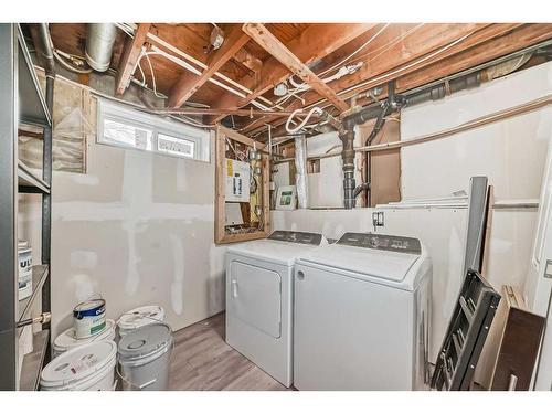 327 Avonburn Road Se, Calgary, AB - Indoor Photo Showing Laundry Room