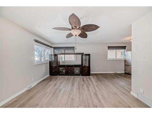 327 Avonburn Road Se, Calgary, AB - Indoor