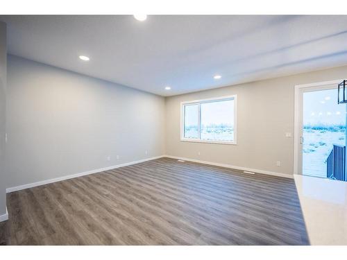 94 Finch Gardens Se, Calgary, AB - Indoor Photo Showing Other Room