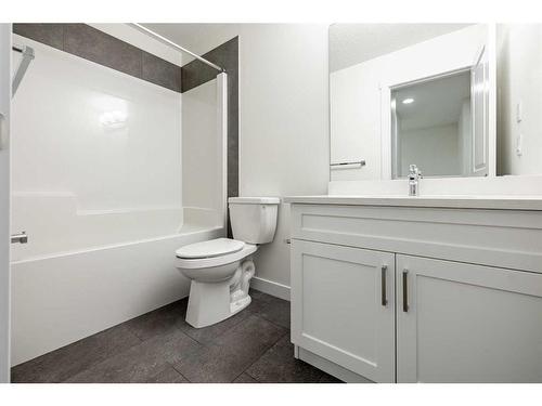 3555 Chestermere Boulevard, Chestermere, AB - Indoor Photo Showing Bathroom