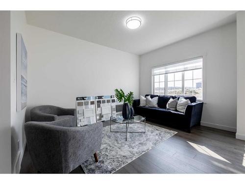 3093 Key Drive Sw, Airdrie, AB - Indoor Photo Showing Living Room