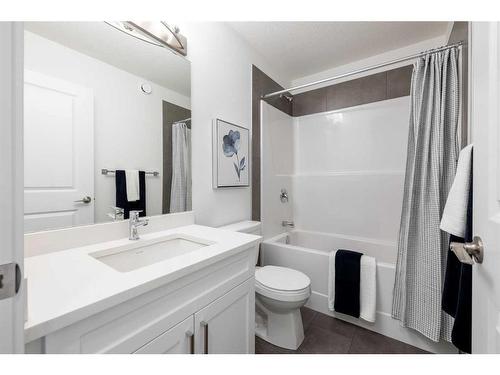 3093 Key Drive Sw, Airdrie, AB - Indoor Photo Showing Bathroom