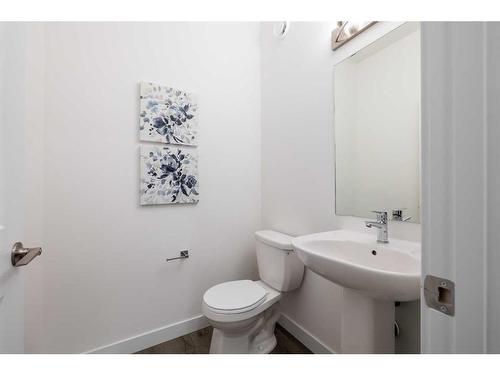 3093 Key Drive Sw, Airdrie, AB - Indoor Photo Showing Bathroom